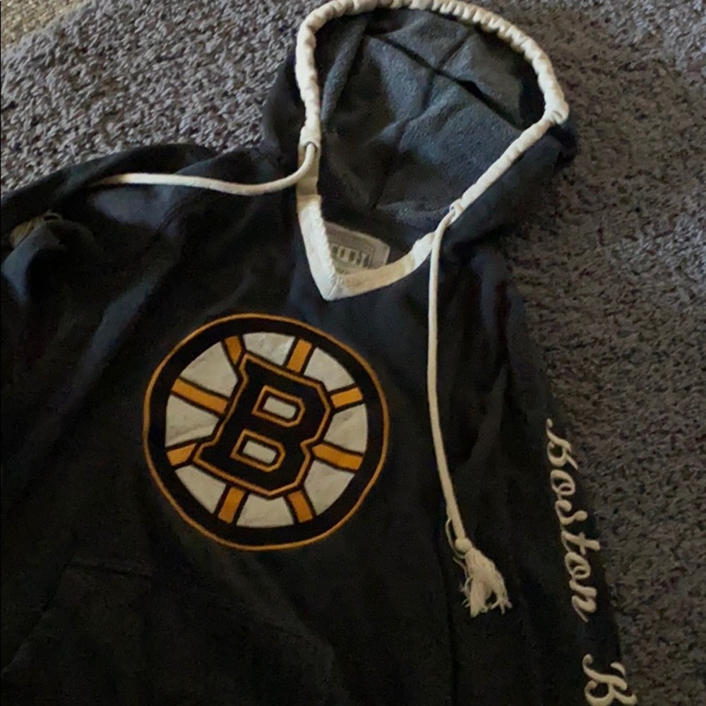 Boston Bruins women’s sweatshirt